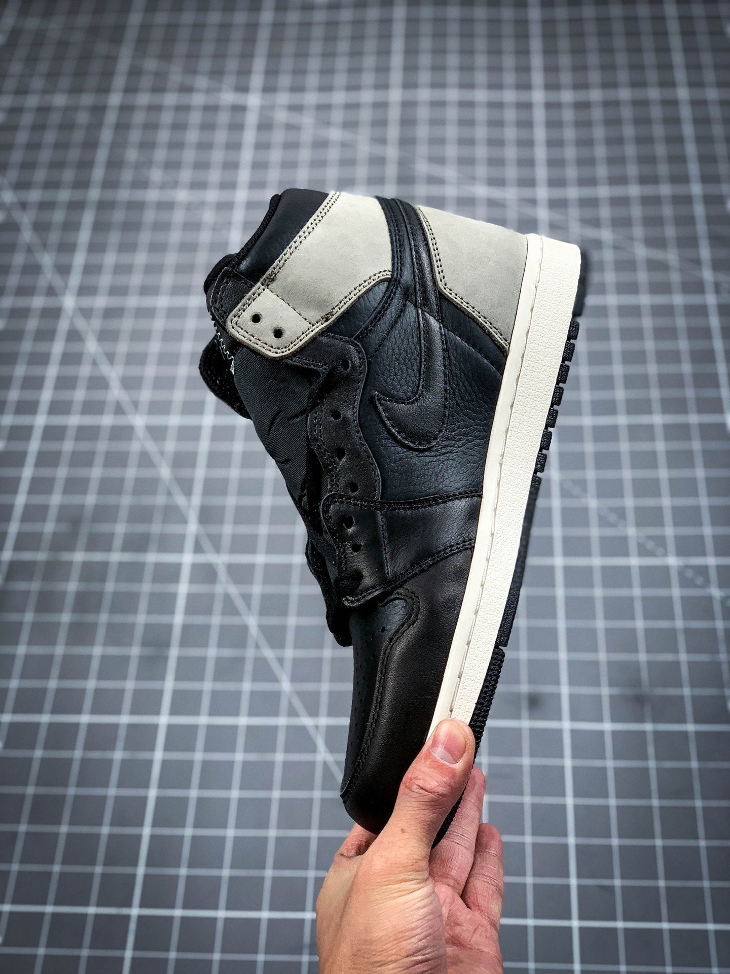 Air Jordan 1 High OG "Shadow 2.0"