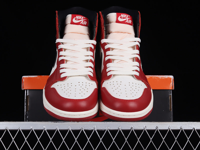 Air Jordan 1 High OG "Chicago Lost & Found"