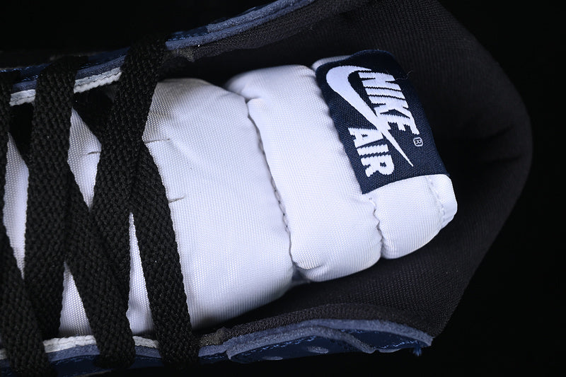 Air Jordan 1 High OG "Midnight Navy"