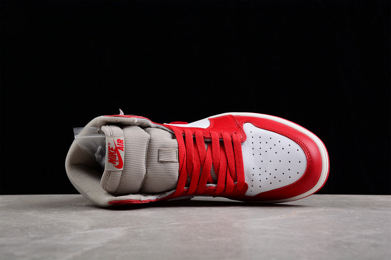 Air Jordan 1 High OG "Newstalgia Chenille"
