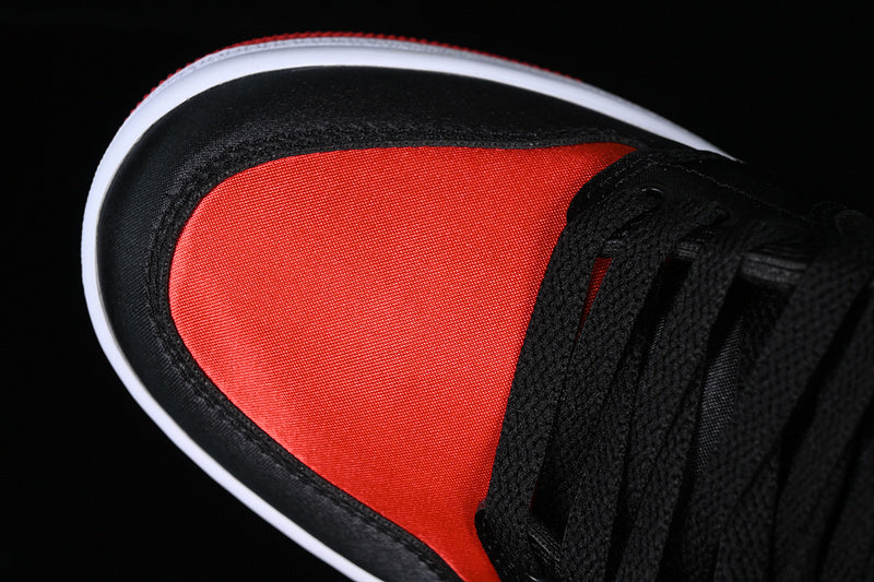 Air Jordan 1 High OG "Satin Bred"