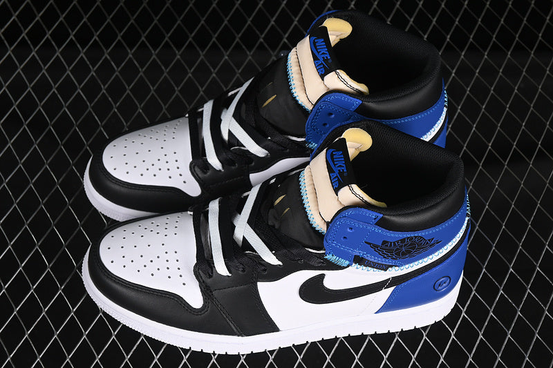 Air Jordan 1 High OG "Royal Toe"