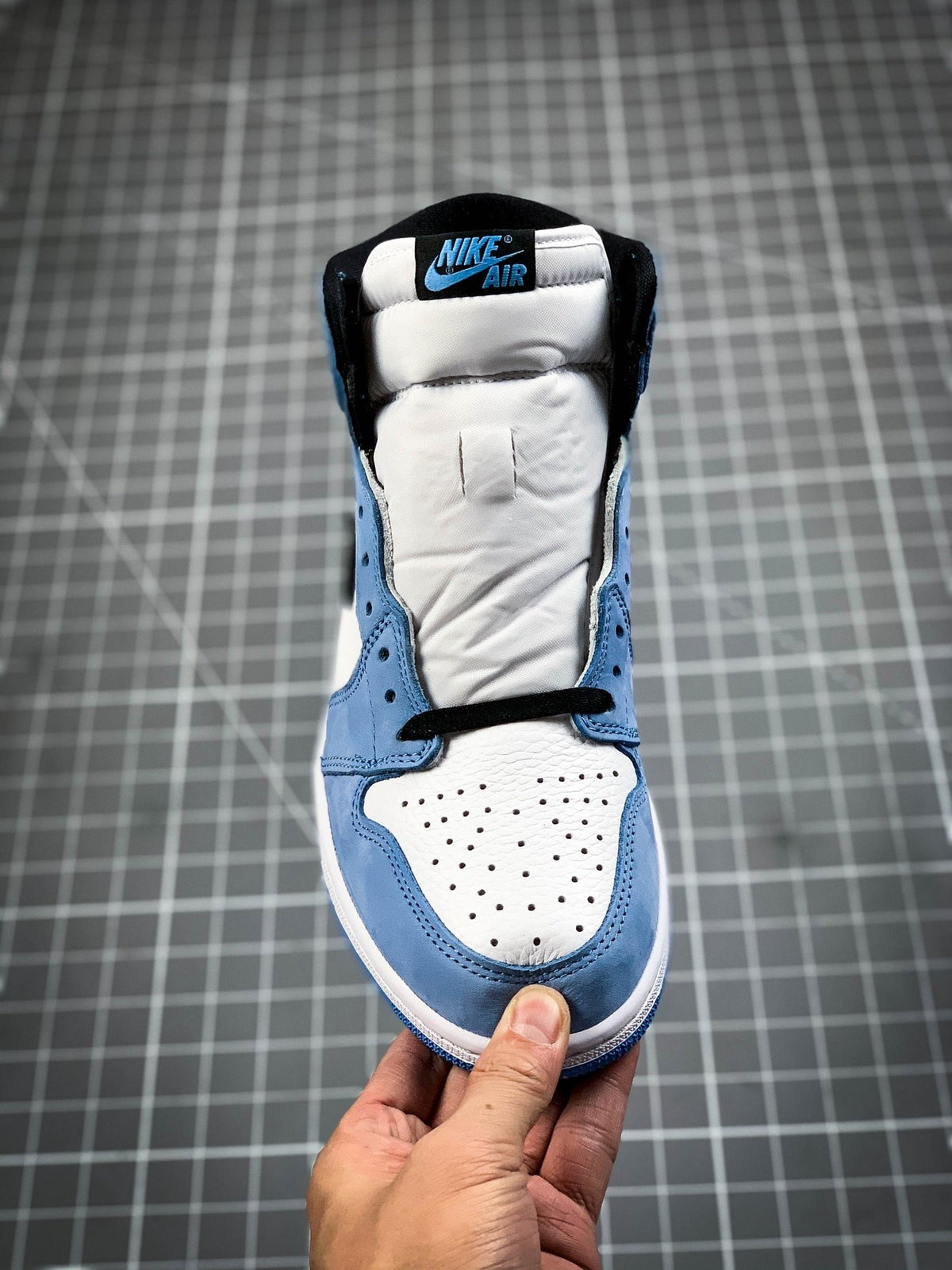 Air Jordan 1 High OG "University Blue"