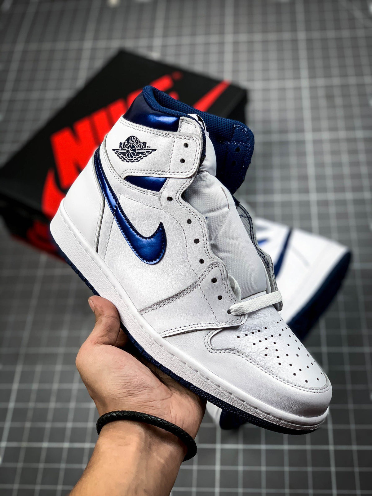 Air Jordan 1 Retro High OG "Metallic Navy"