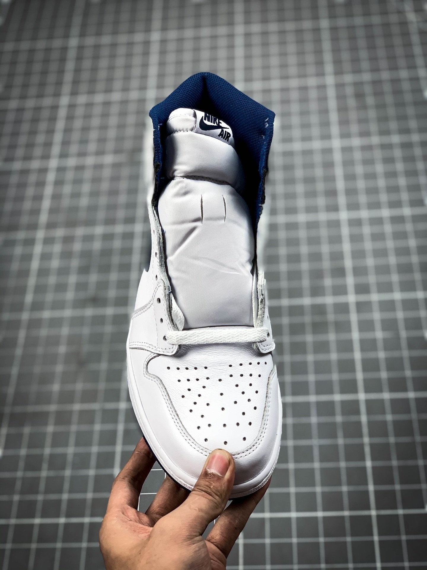 Air Jordan 1 Retro High OG "Metallic Navy"