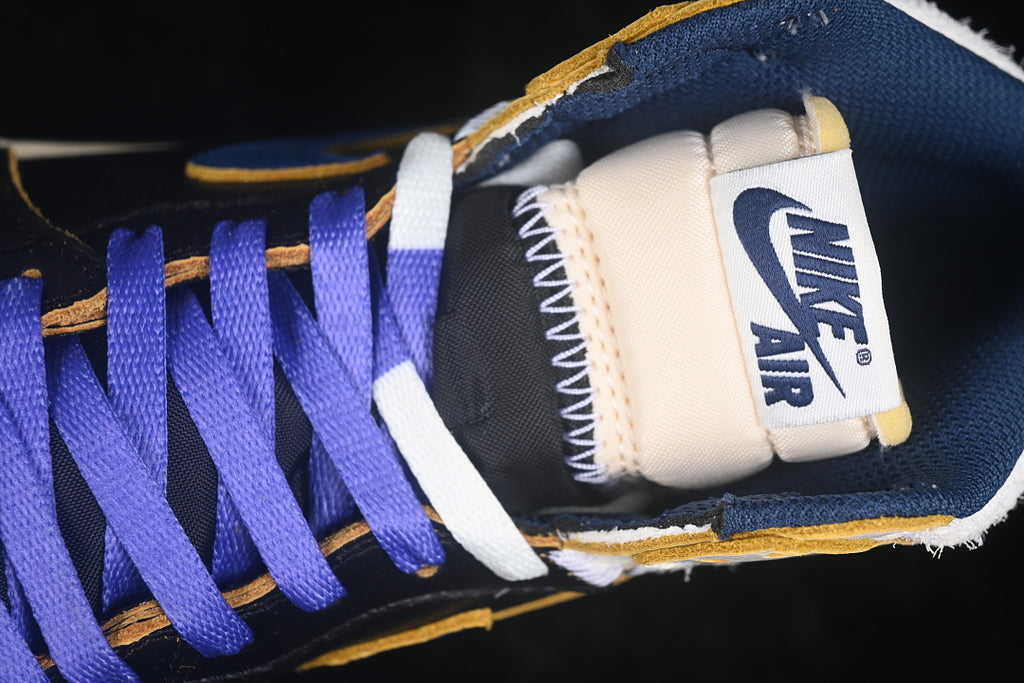 Air Jordan 1 Retro High OG "Family Forever"