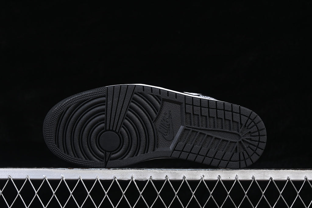 Air Jordan 1 Retro High OG x Fragment "Black White"
