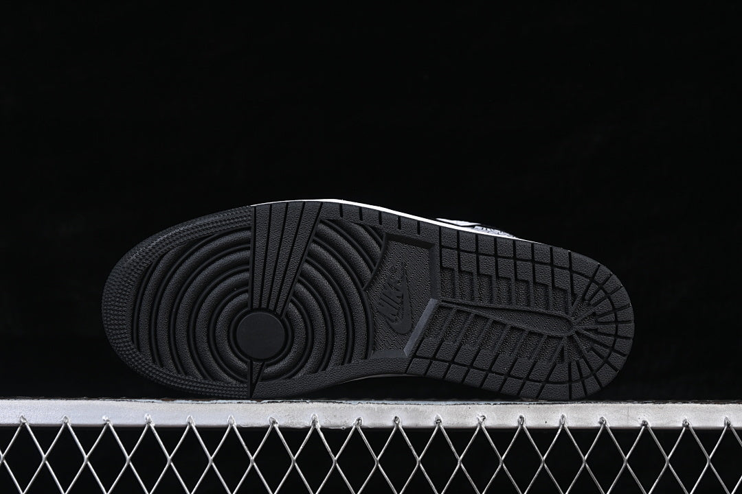 Air Jordan 1 Retro High OG x Fragment "Black White"