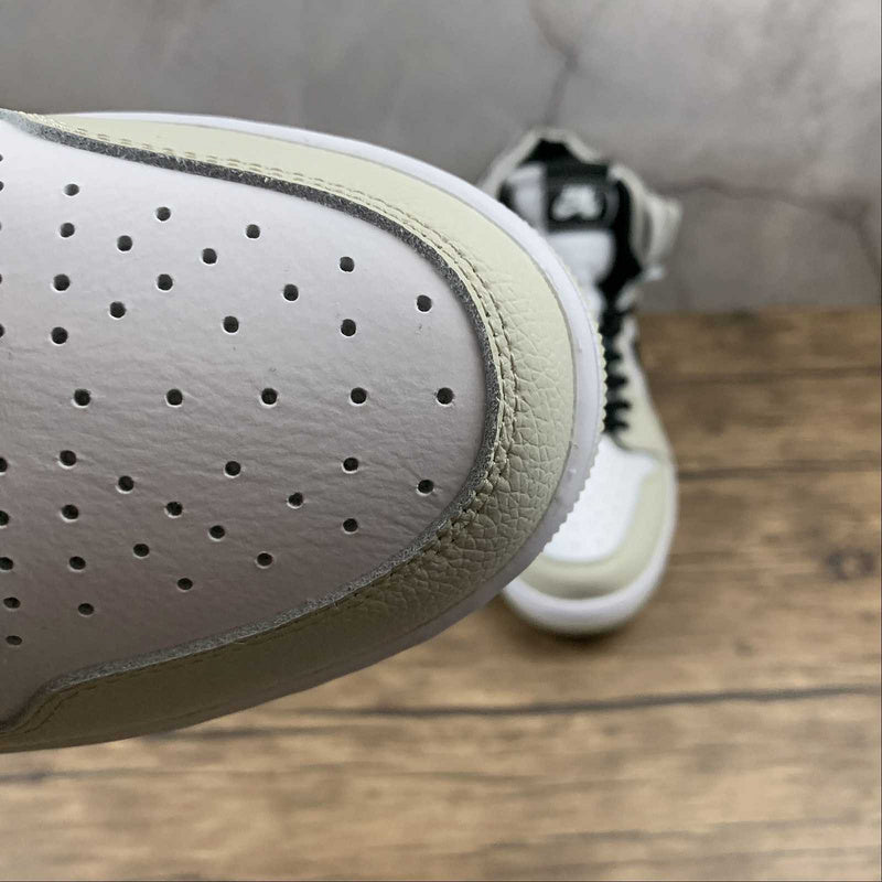 Air Jordan 1 High Zoom CMFT "Light Bone"