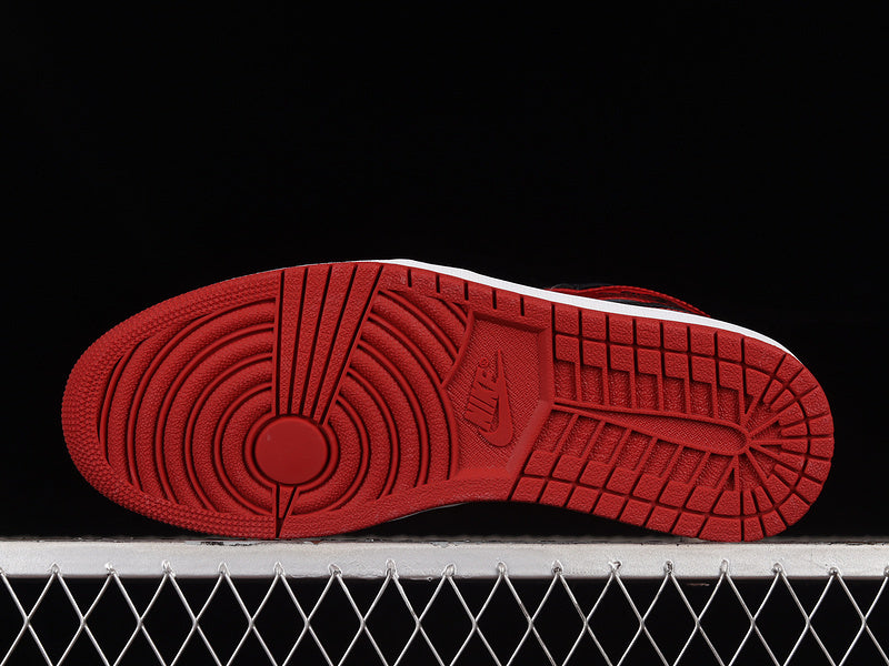 Air Jordan 1 Retro High OG "Bred Patent"