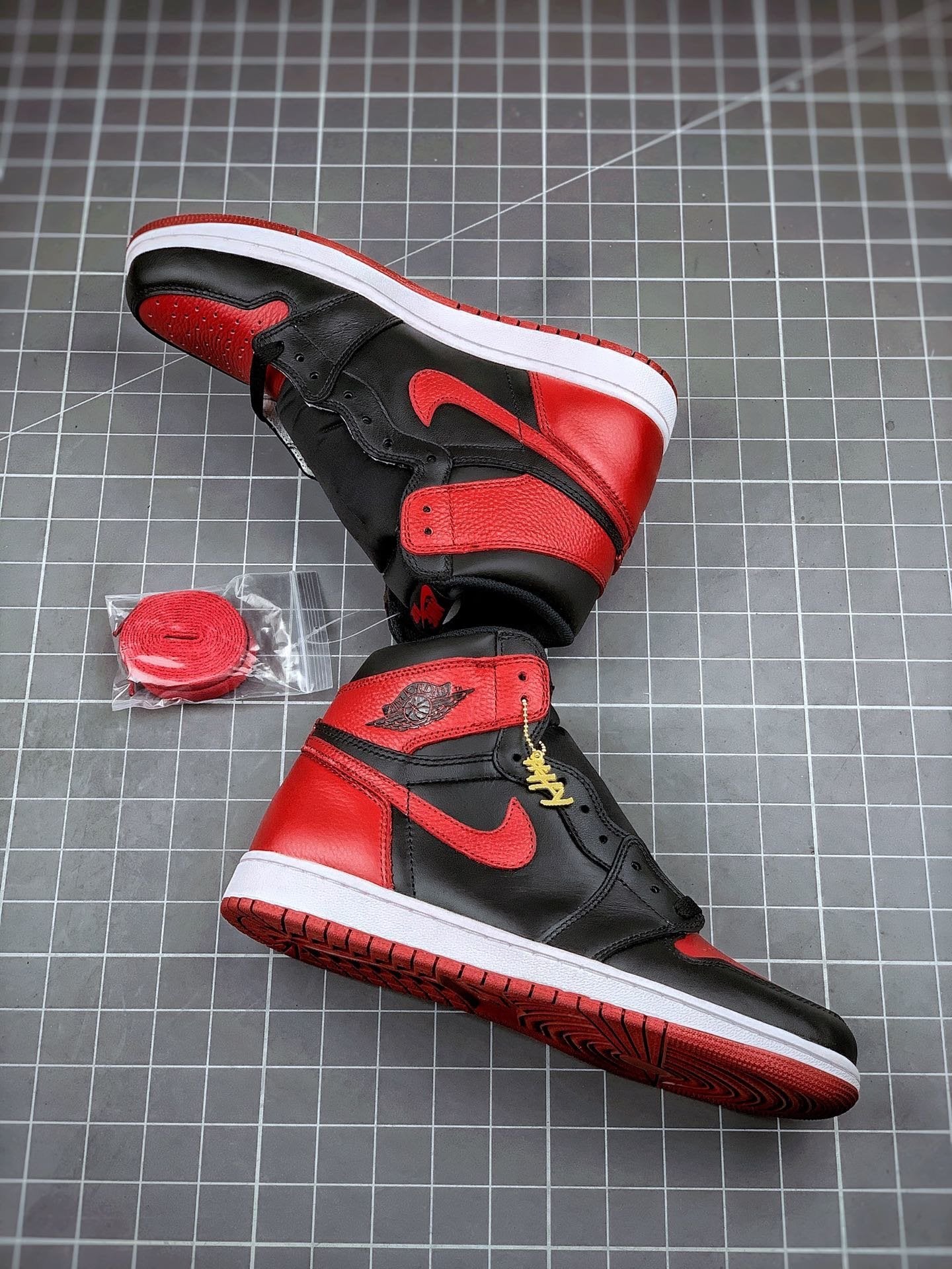 Air Jordan 1 Retro High OG "Banned"