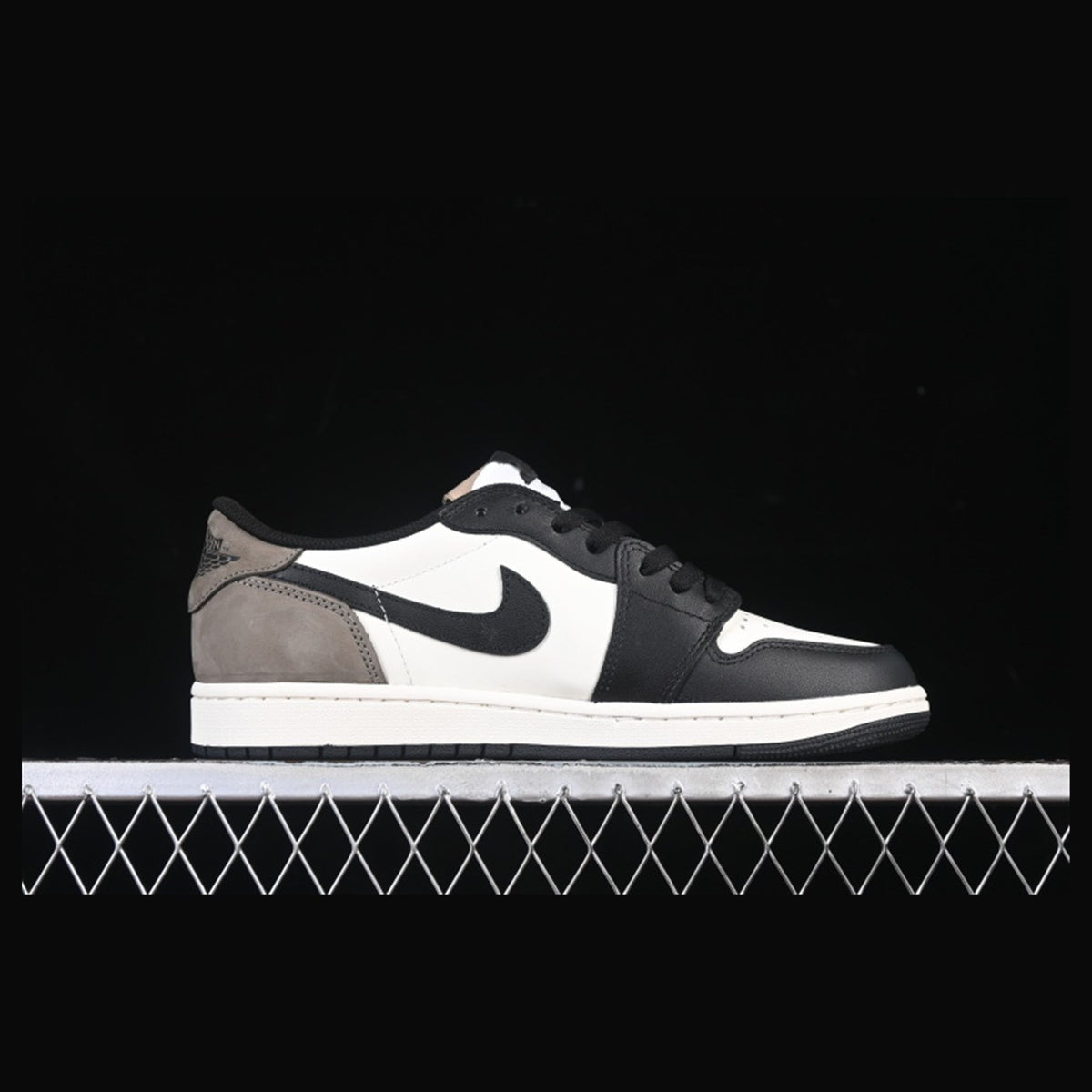 Air Jordan 1 Low Shadow
