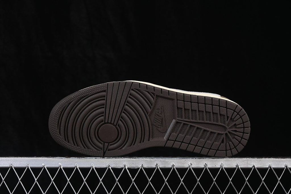 AJ1 Low TS Reverse Mocha 3