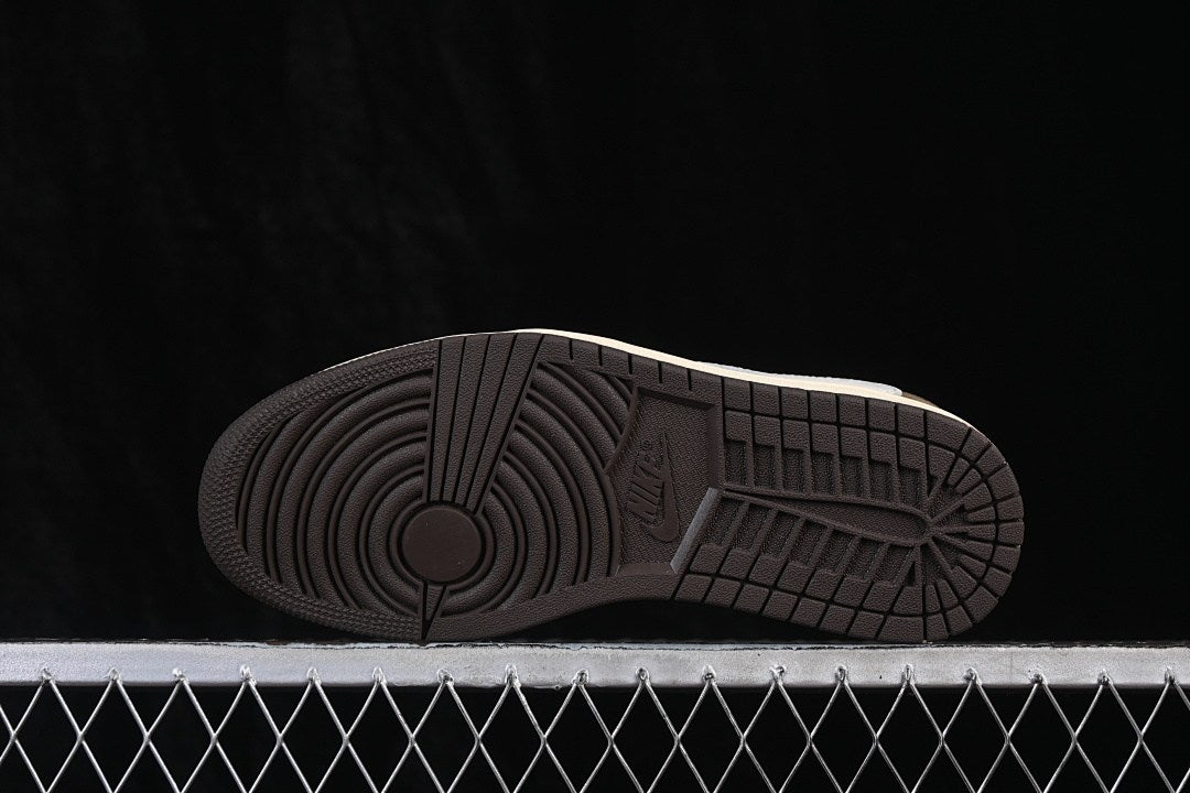 AJ1 Low TS Reverse Mocha 3