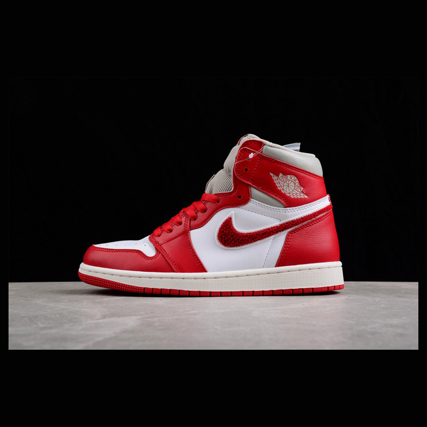 Air Jordan 1 High OG Newstalgia Chenille